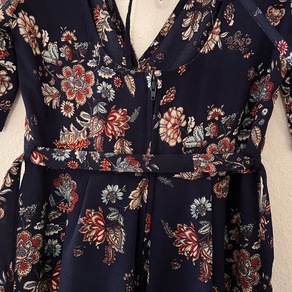 SZ:XS Blue Floral Print Romper - Picture 8 of 11
